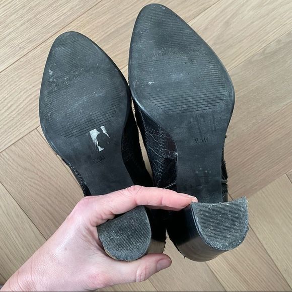 Browns WISHBONE collection cowhide booties. - Picture 7 of 9